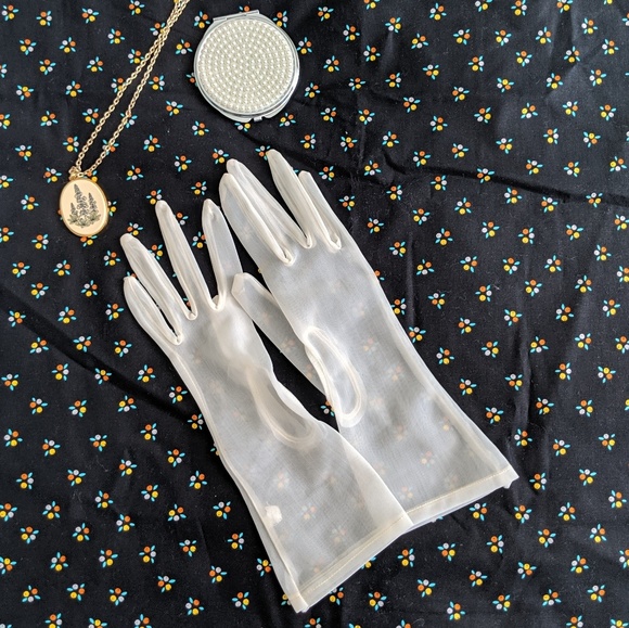 Vintage Accessories - Vintage Sheer Gloves Vintage Accessories - Vintage Sheer Gloves